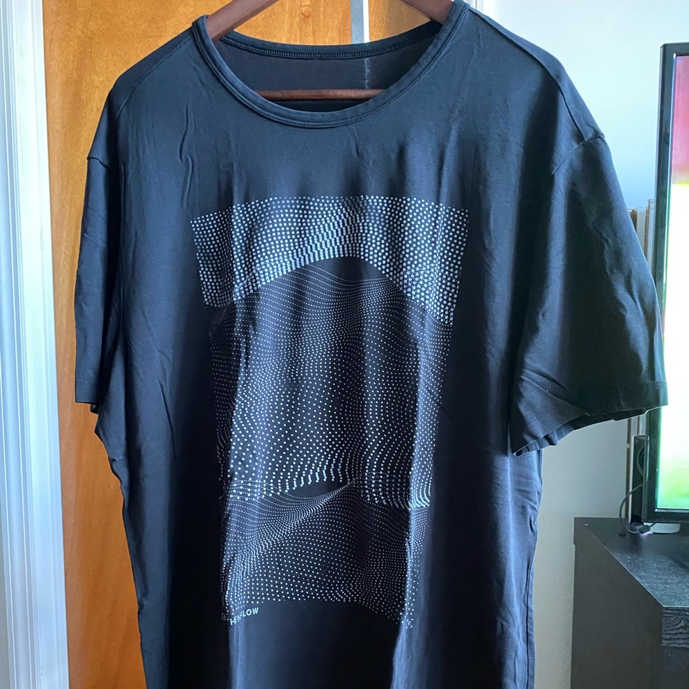 Lululemon 5 year basic tee XL